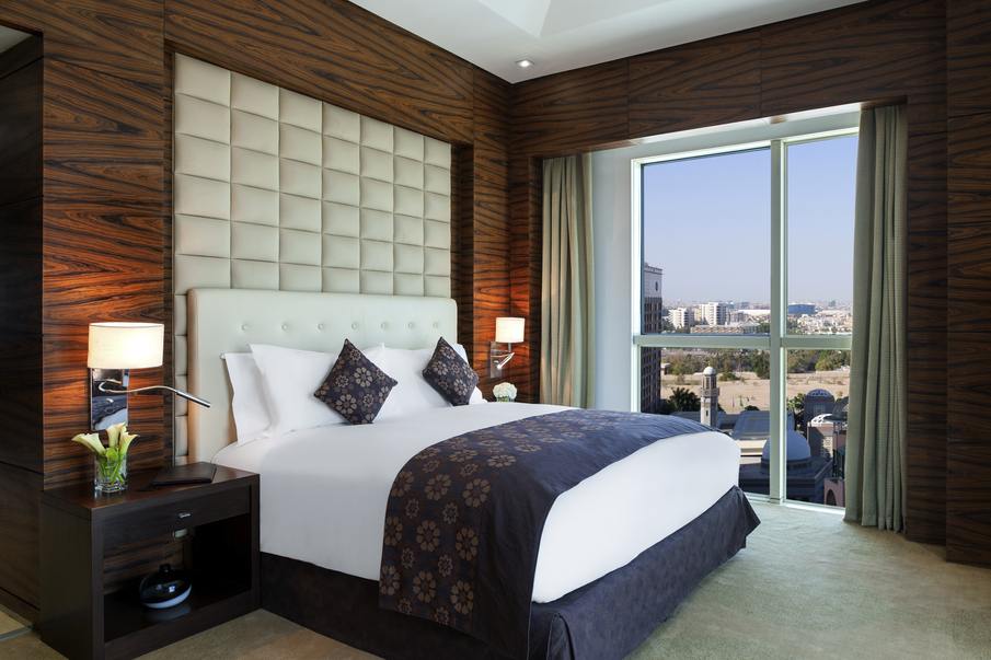 Junior King Suite with City View BED ROOM